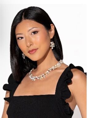 Vintage Paparazzi Ivory and Silver Cluster Pearl Statement Necklace Set